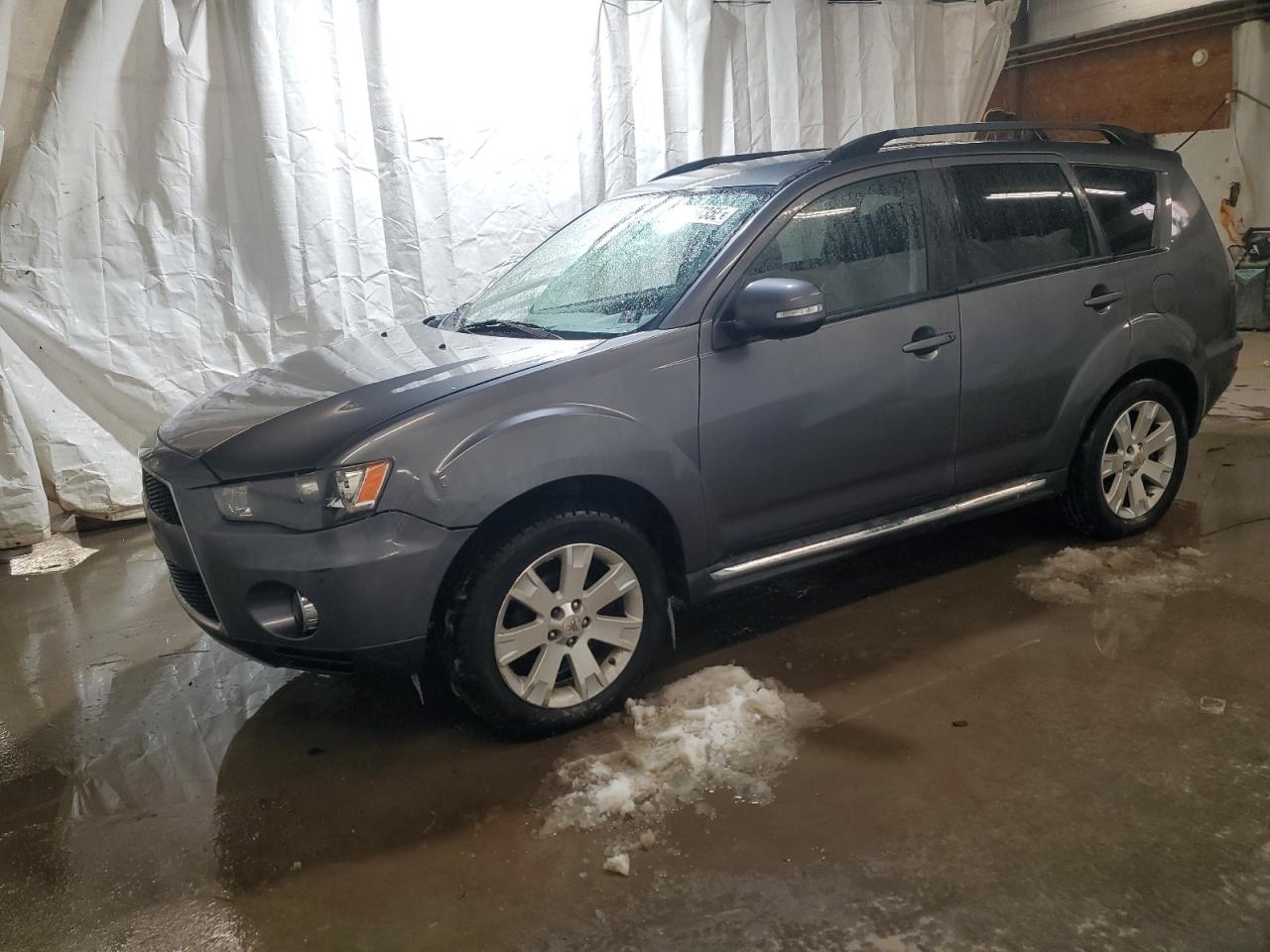 MITSUBISHI OUTLANDER 2011