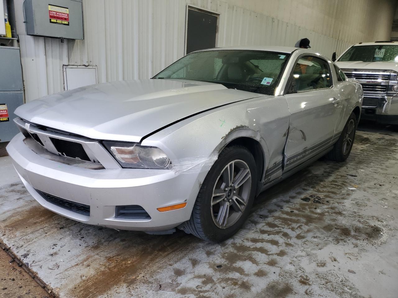 FORD MUSTANG 2010