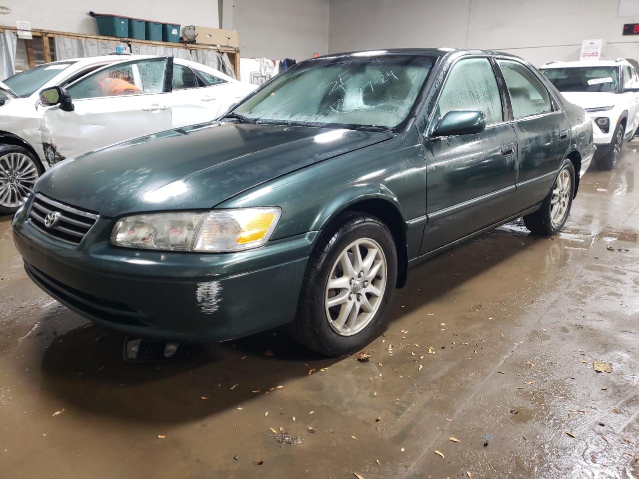 TOYOTA CAMRY LE 2001
