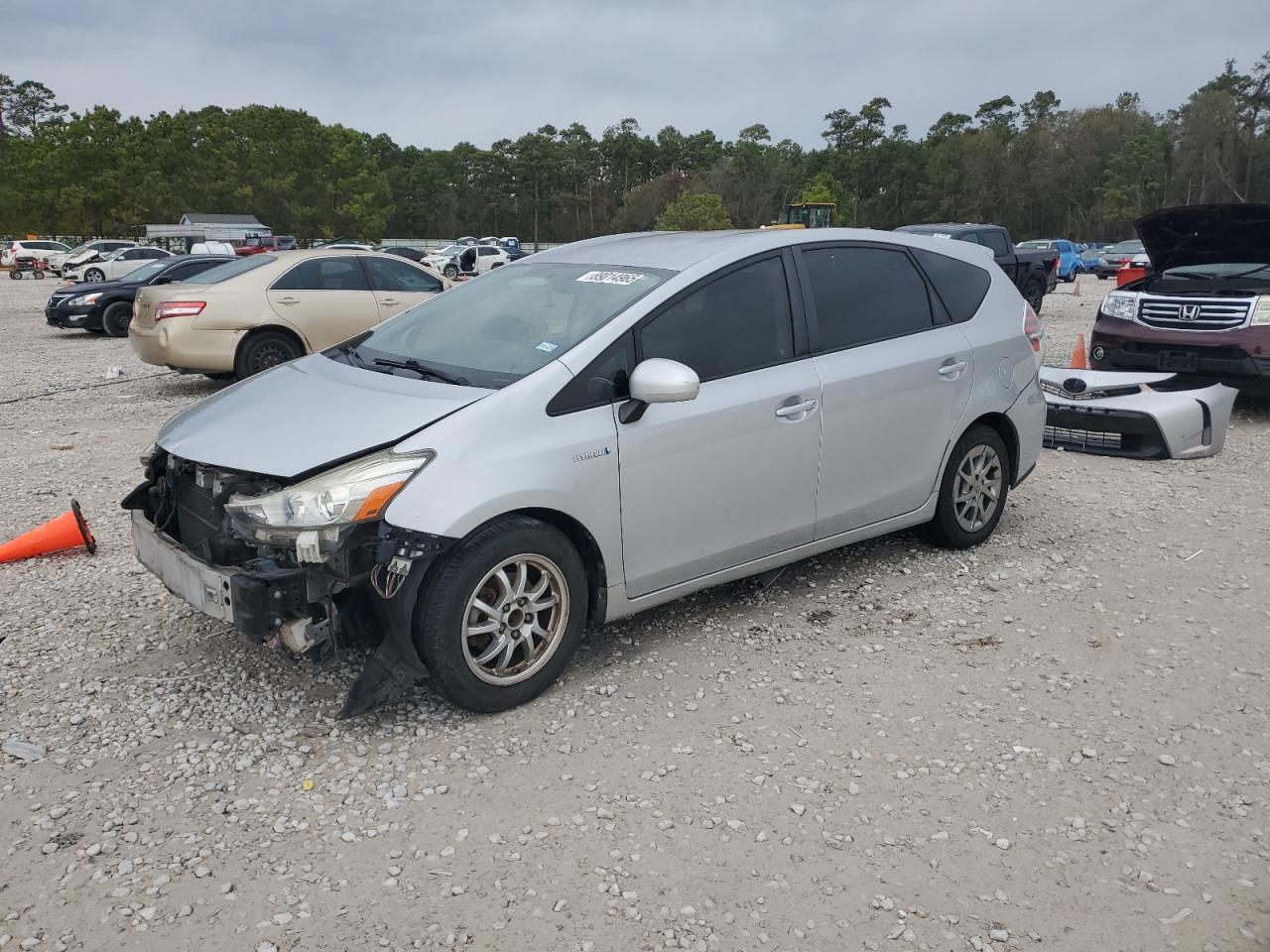 TOYOTA PRIUS V 2015