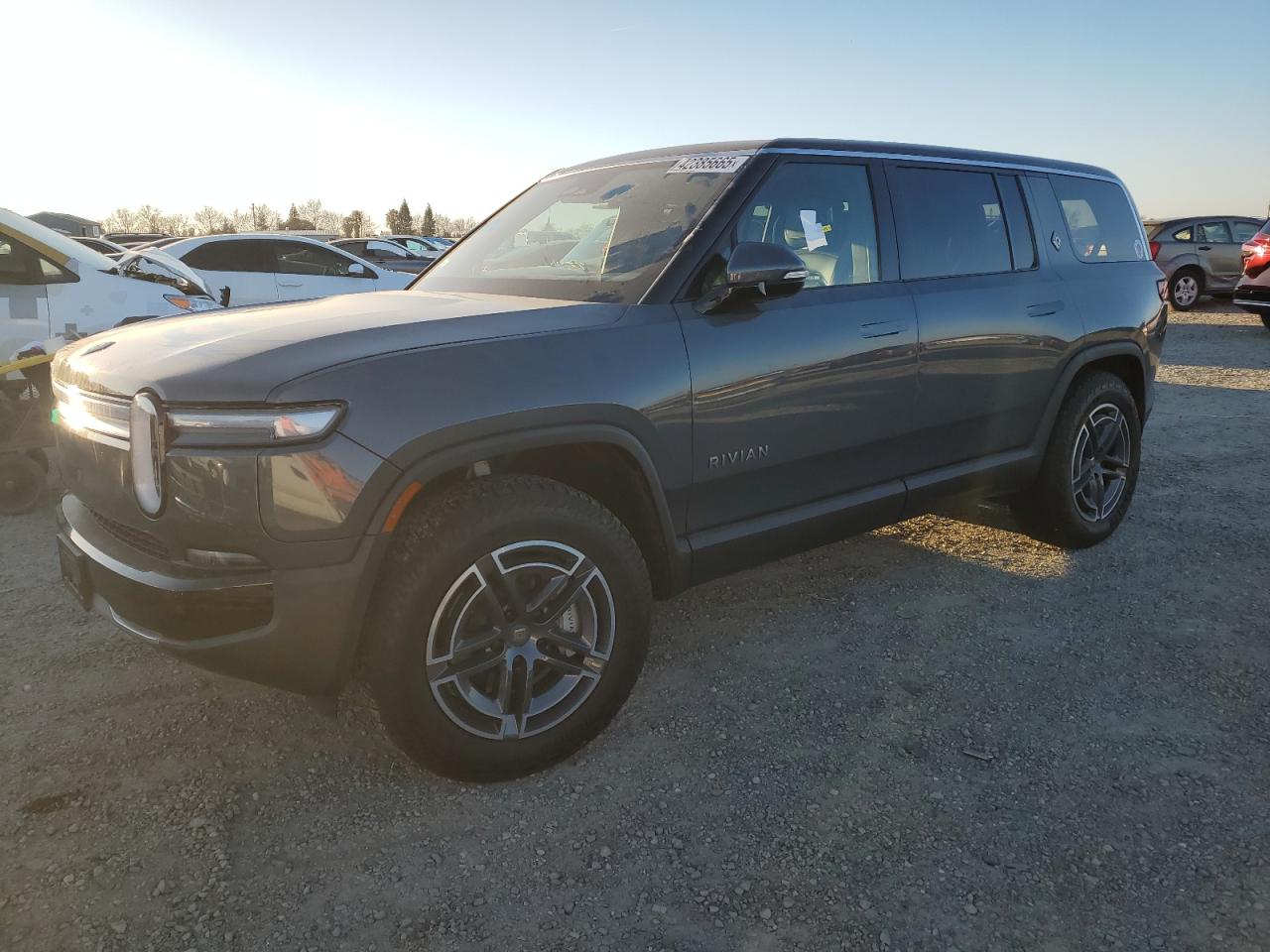 RIVIAN R1S ADVENT 2025