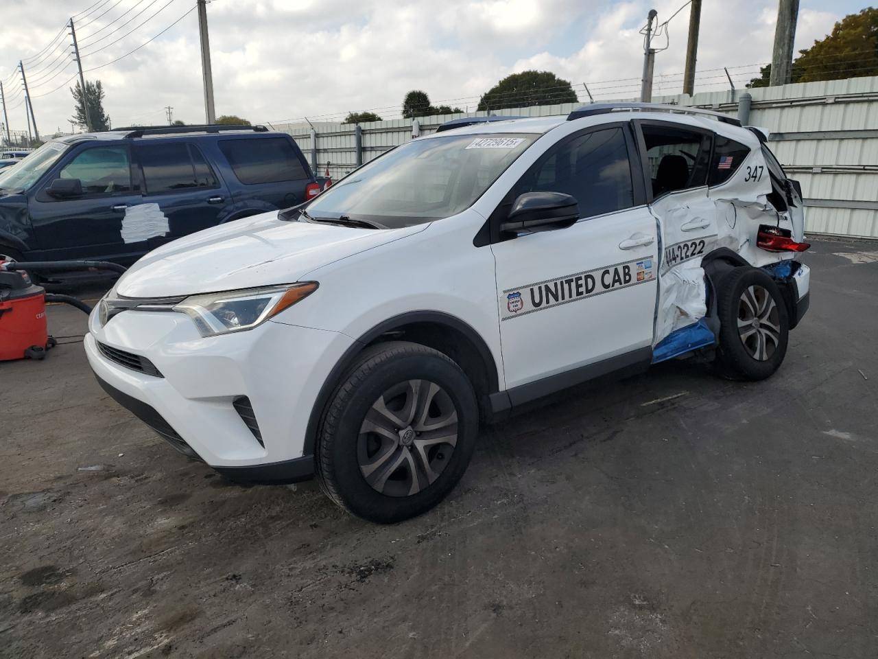 TOYOTA RAV4 LE 2018