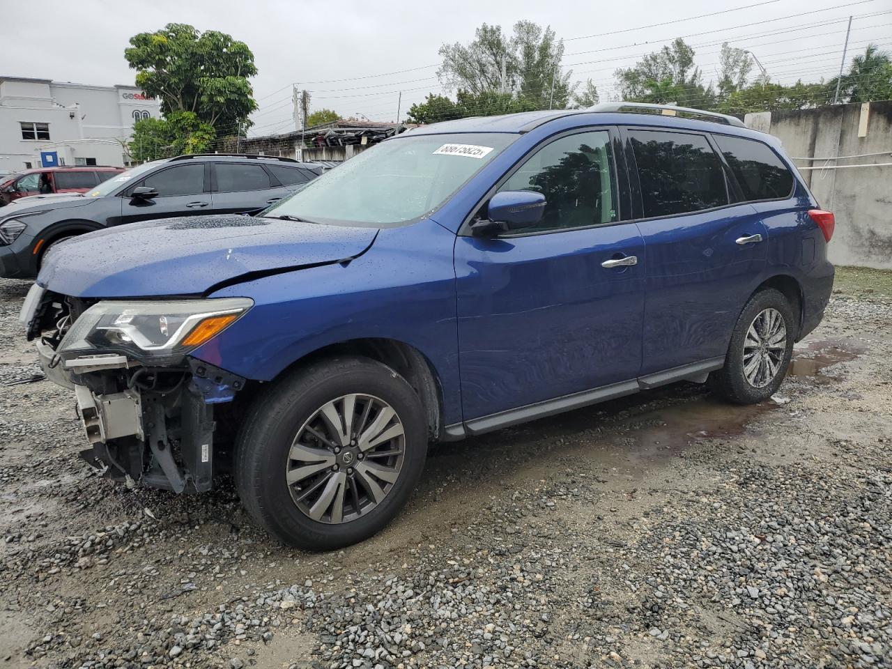 NISSAN PATHFINDER 2017