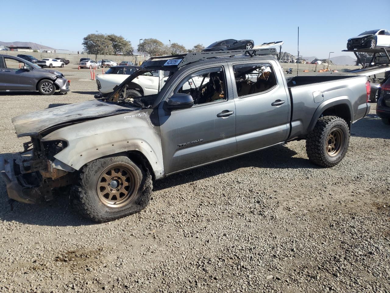 TOYOTA TACOMA DOUBLE CAB 2017