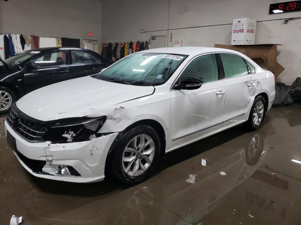 VOLKSWAGEN PASSAT R-L 2016
