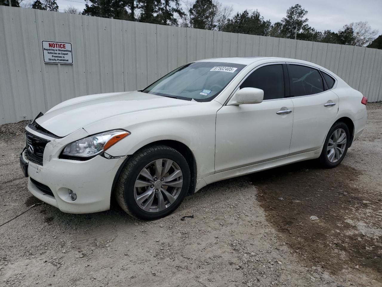 INFINITI M37 X 2011