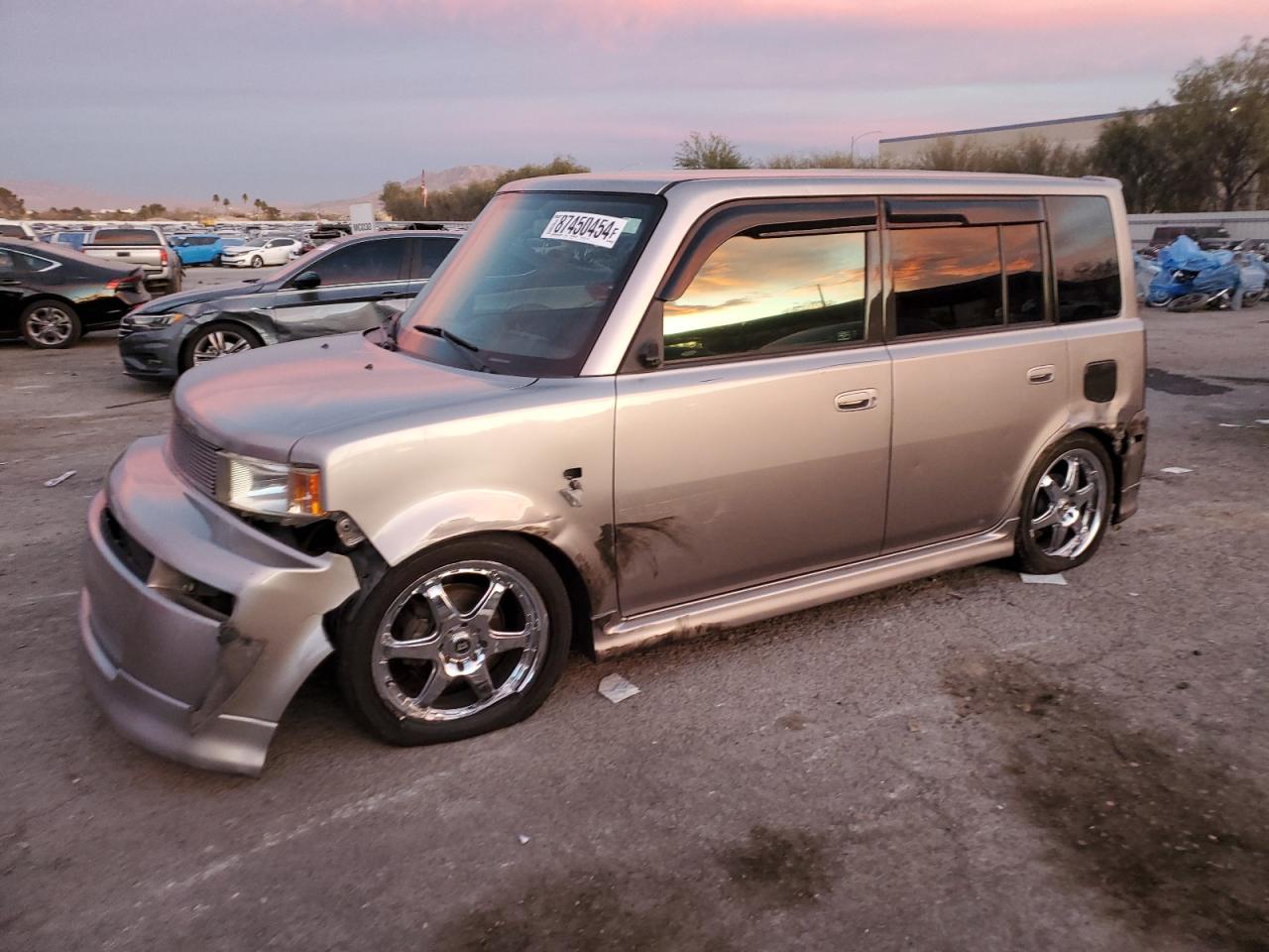 TOYOTA SCION XB 2005