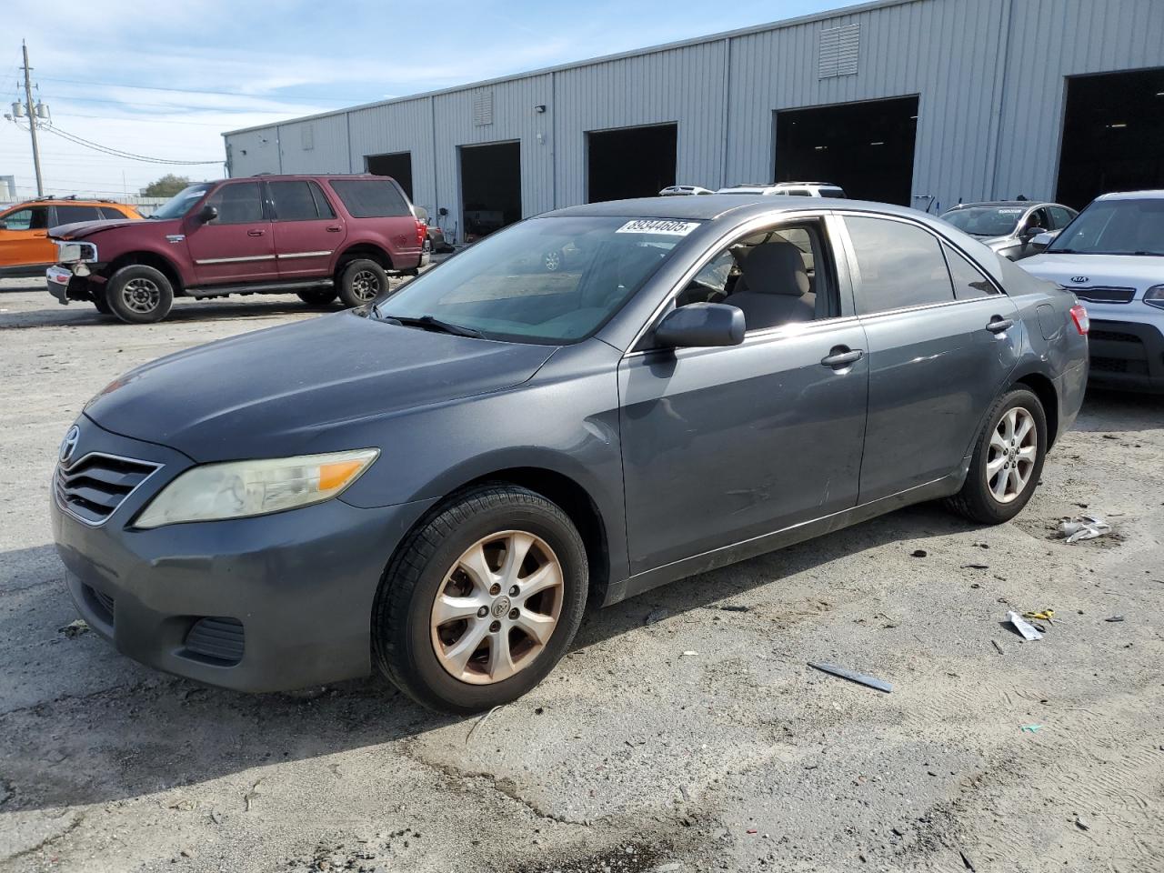 TOYOTA CAMRY BASE 2011
