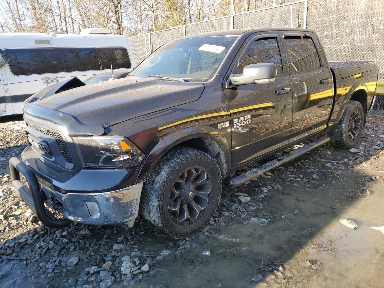 RAM 1500 SLT 2015