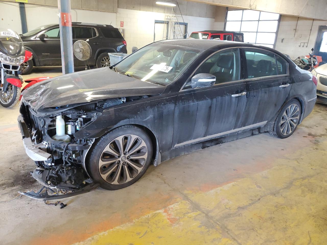 HYUNDAI GENESIS 5. 2012