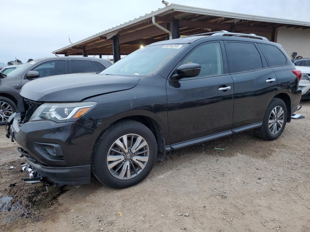 NISSAN PATHFINDER 2017
