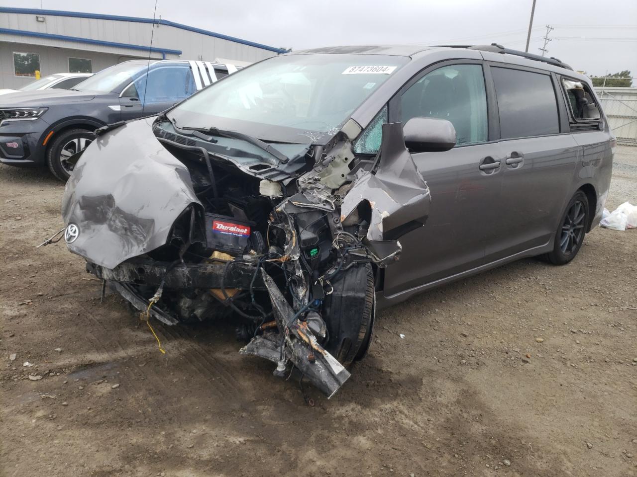 TOYOTA SIENNA SPO 2011