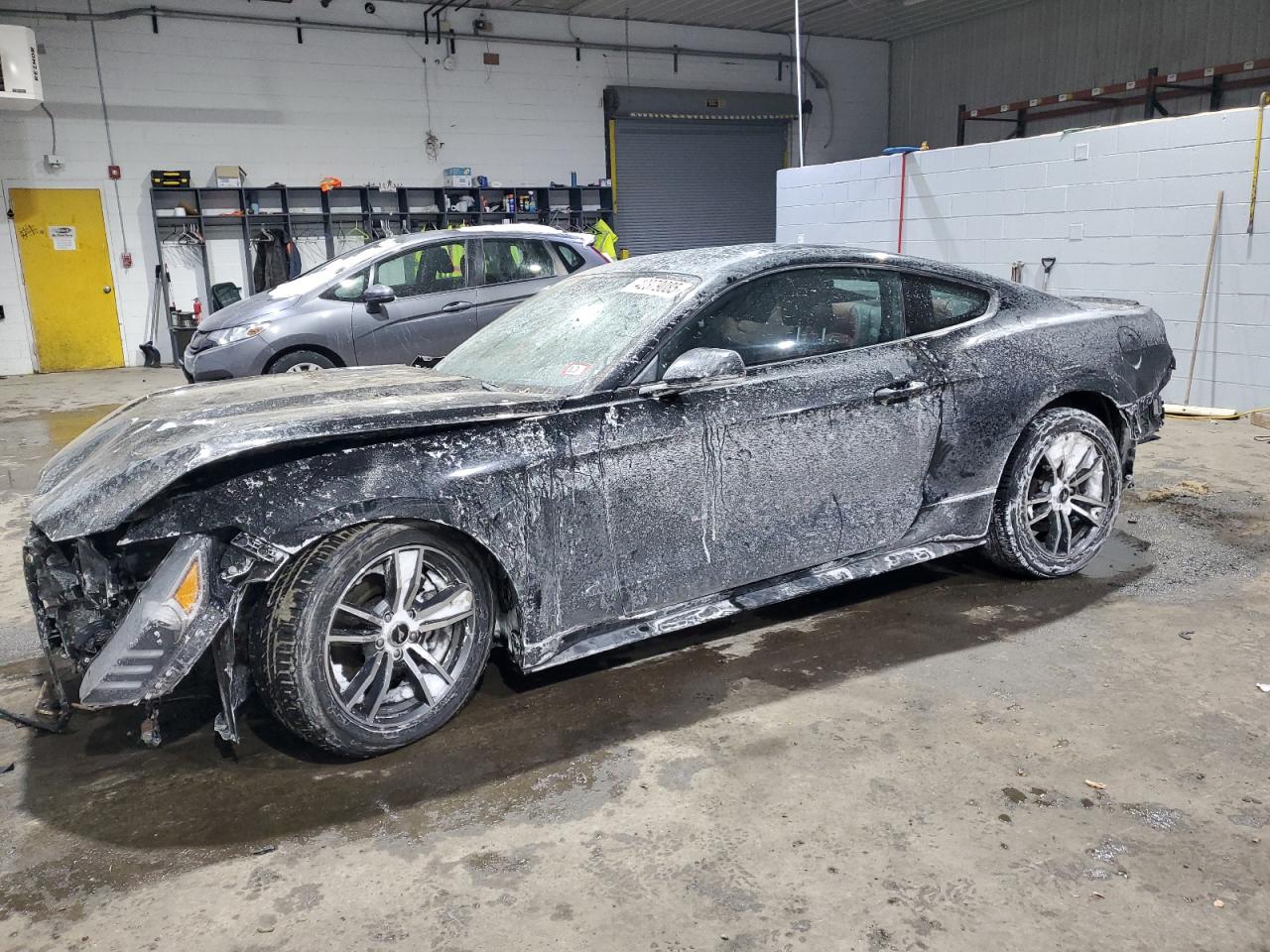 FORD MUSTANG 2015