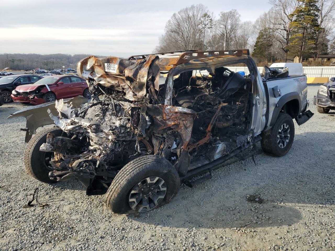 TOYOTA TACOMA DOU 2023