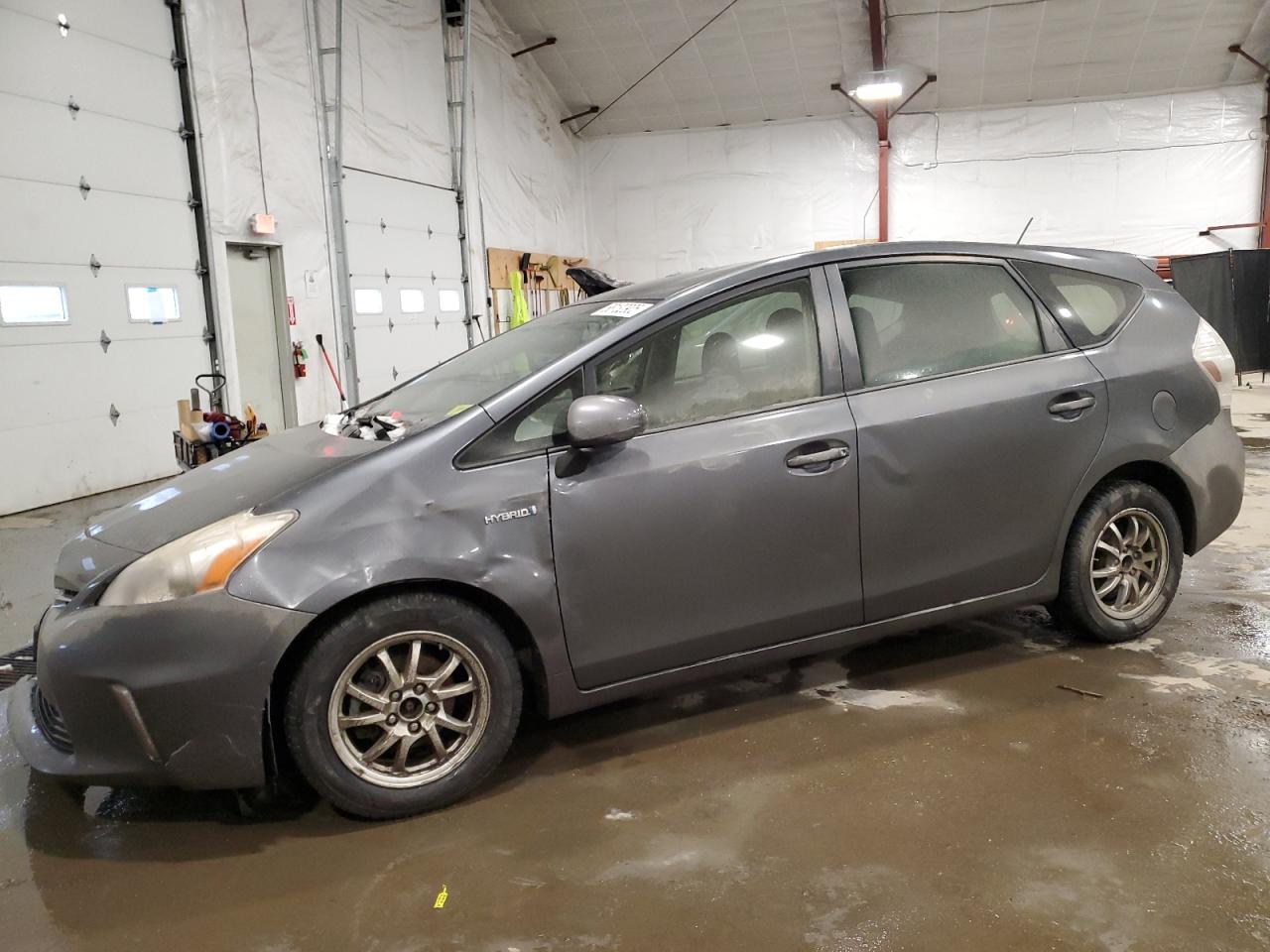 TOYOTA PRIUS V 2012