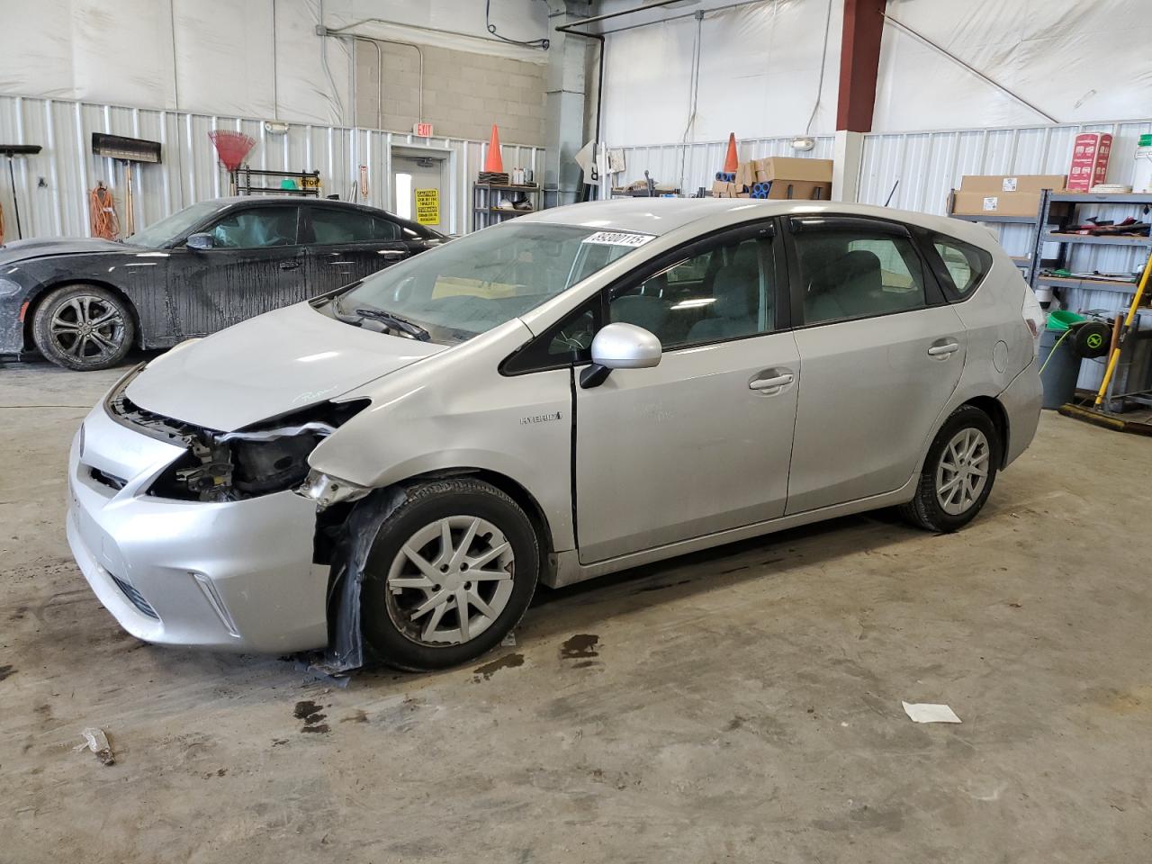 TOYOTA PRIUS V 2013