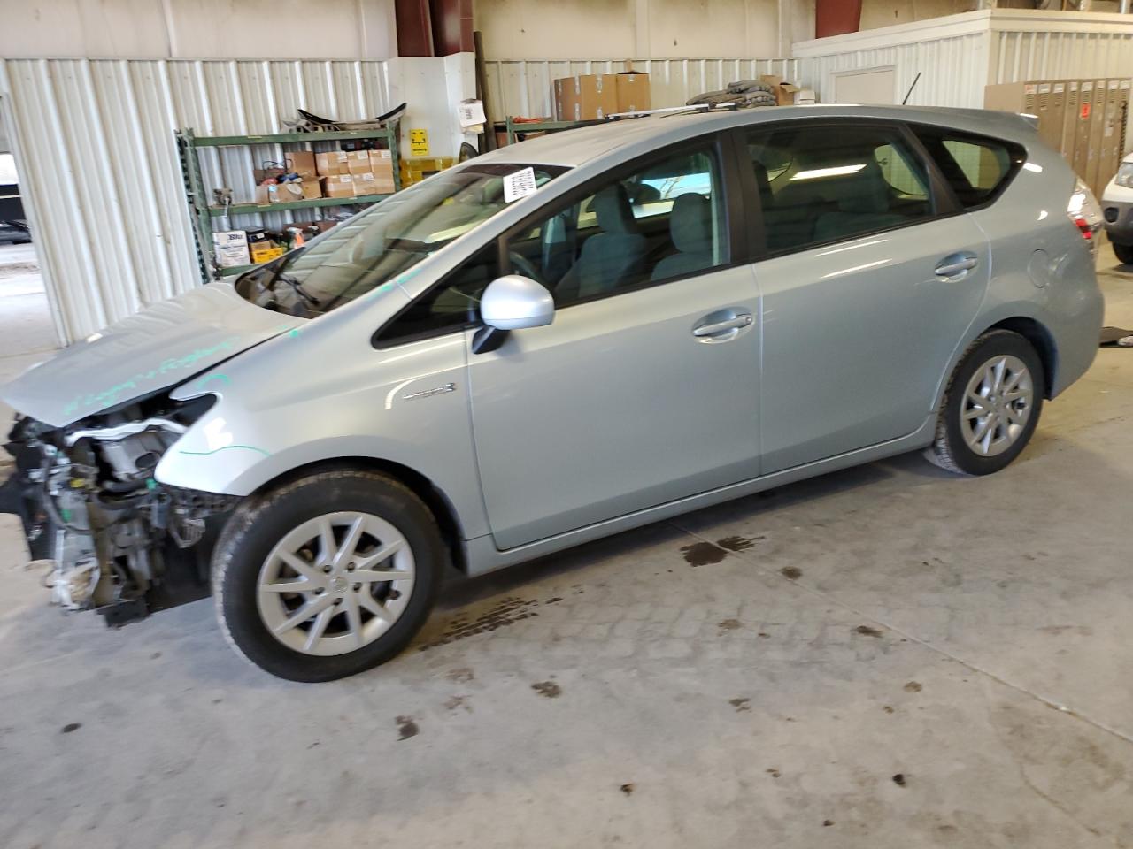 TOYOTA PRIUS V 2013