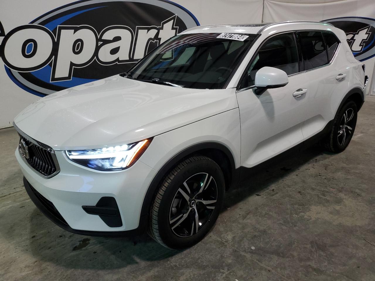 VOLVO XC40 CORE 2025