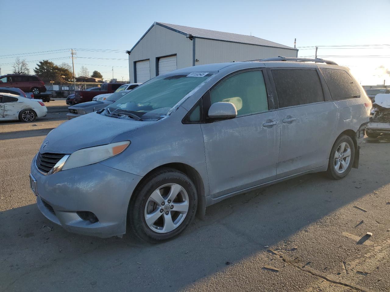 TOYOTA SIENNA BAS 2011