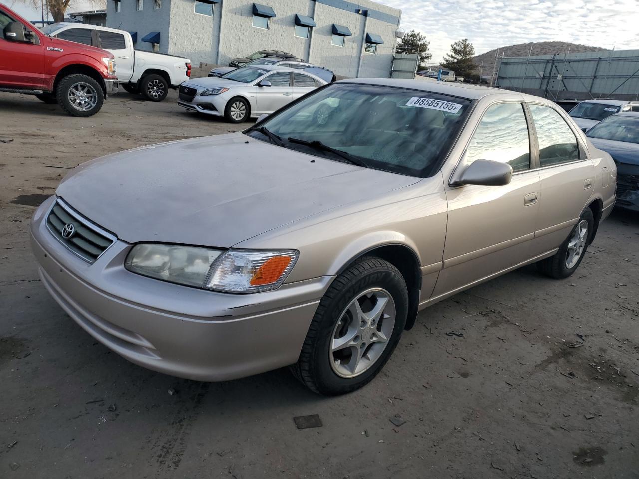 TOYOTA CAMRY LE 2001