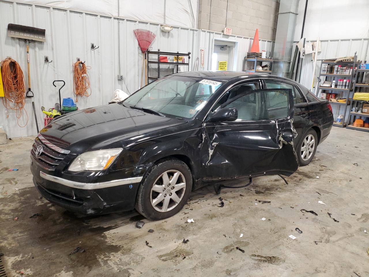 TOYOTA AVALON XL 2006