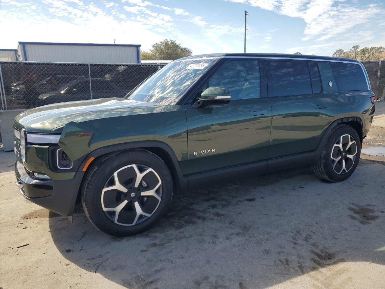 RIVIAN R1S ADVENT 2024