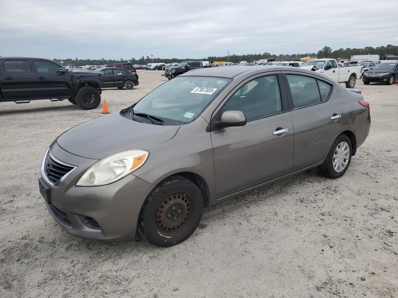 NISSAN VERSA S 2013