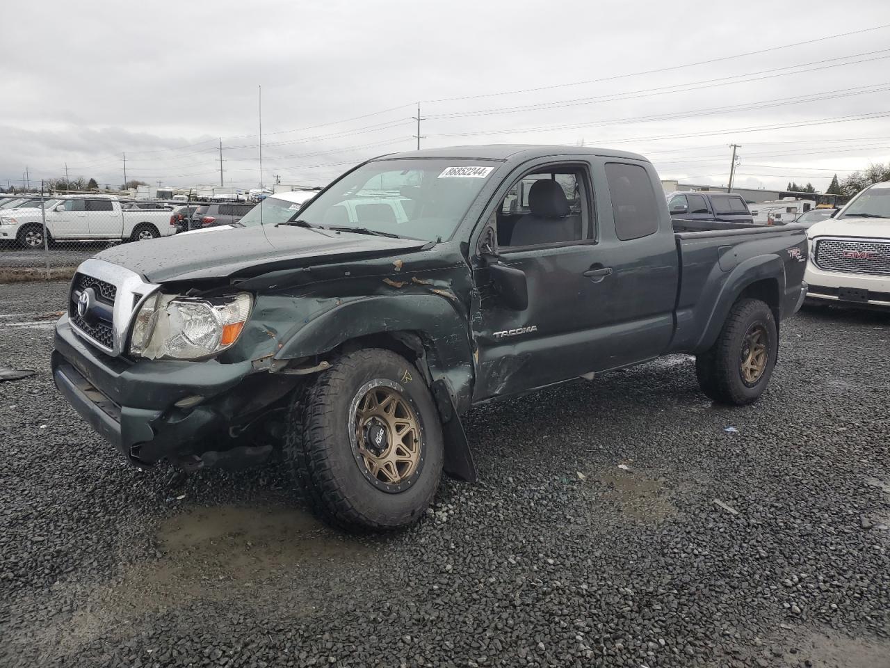 TOYOTA TACOMA ACC 2011