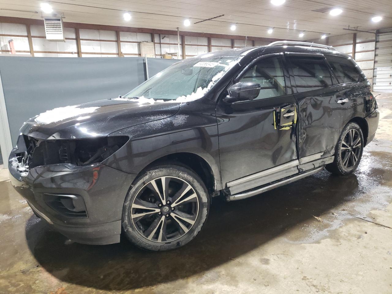 NISSAN PATHFINDER 2017