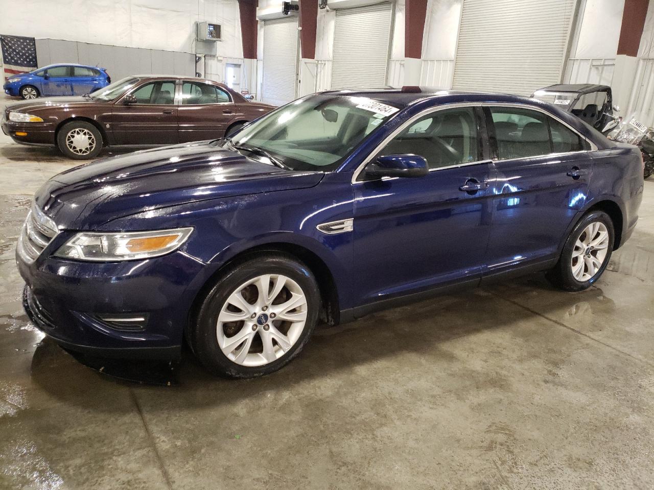 FORD TAURUS SEL 2011