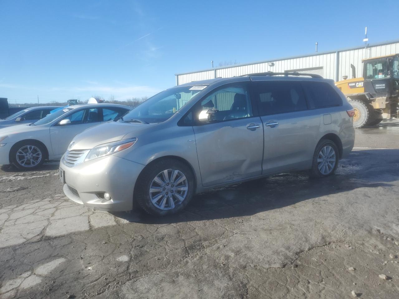 TOYOTA SIENNA XLE 2017