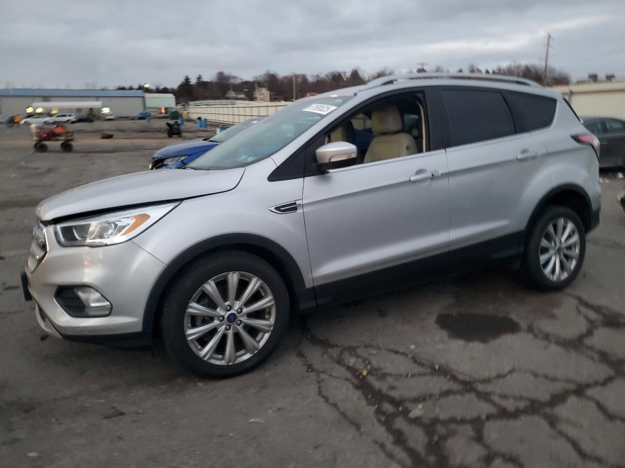 FORD ESCAPE TIT 2017
