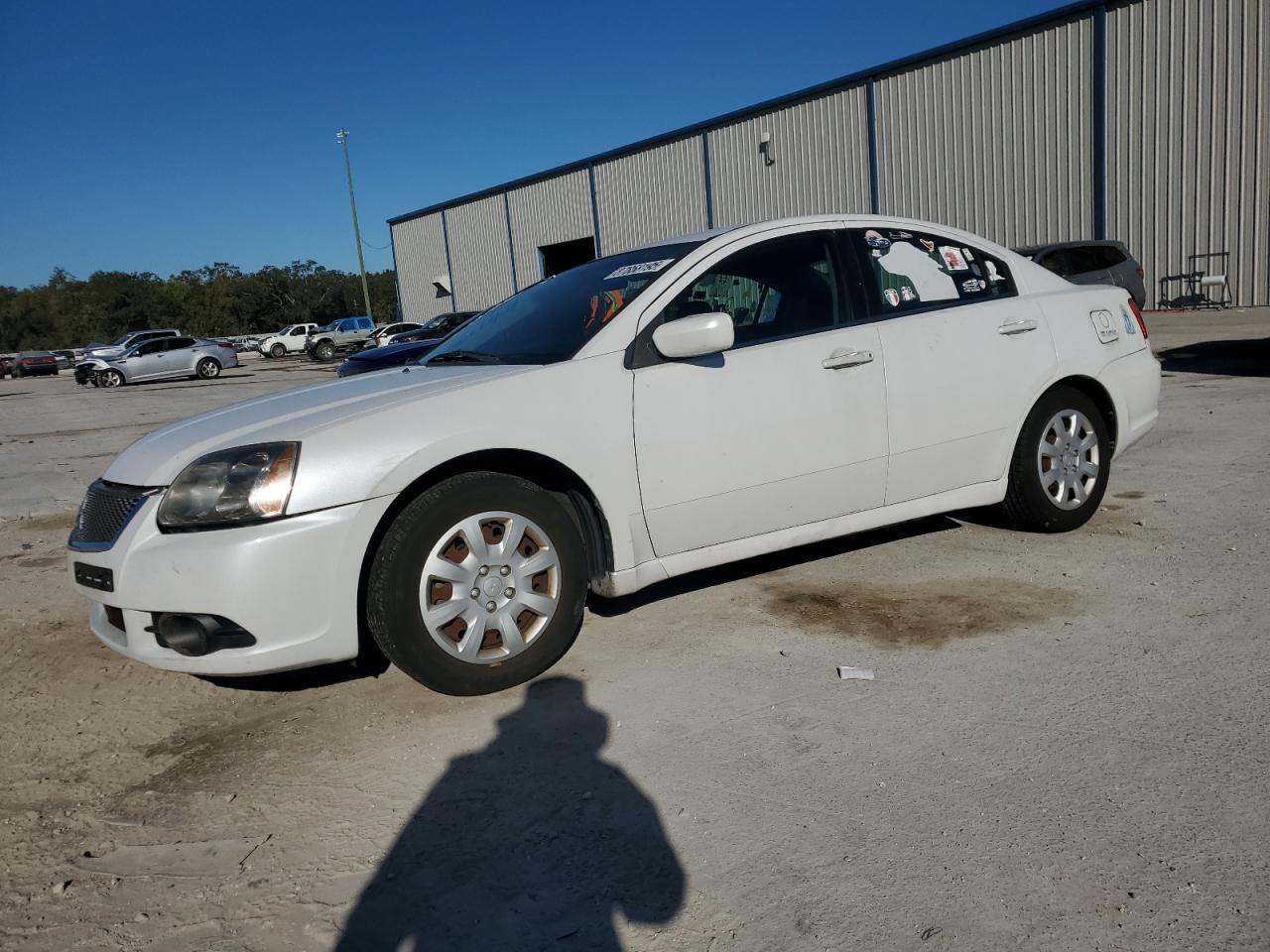 MITSUBISHI GALANT ES 2012