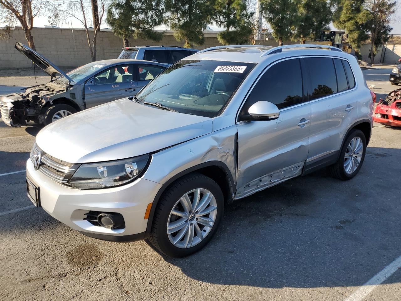 VOLKSWAGEN TIGUAN S 2013