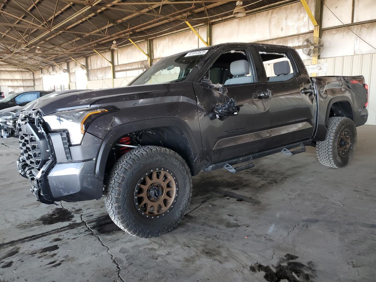 TOYOTA TUNDRA CRE 2025