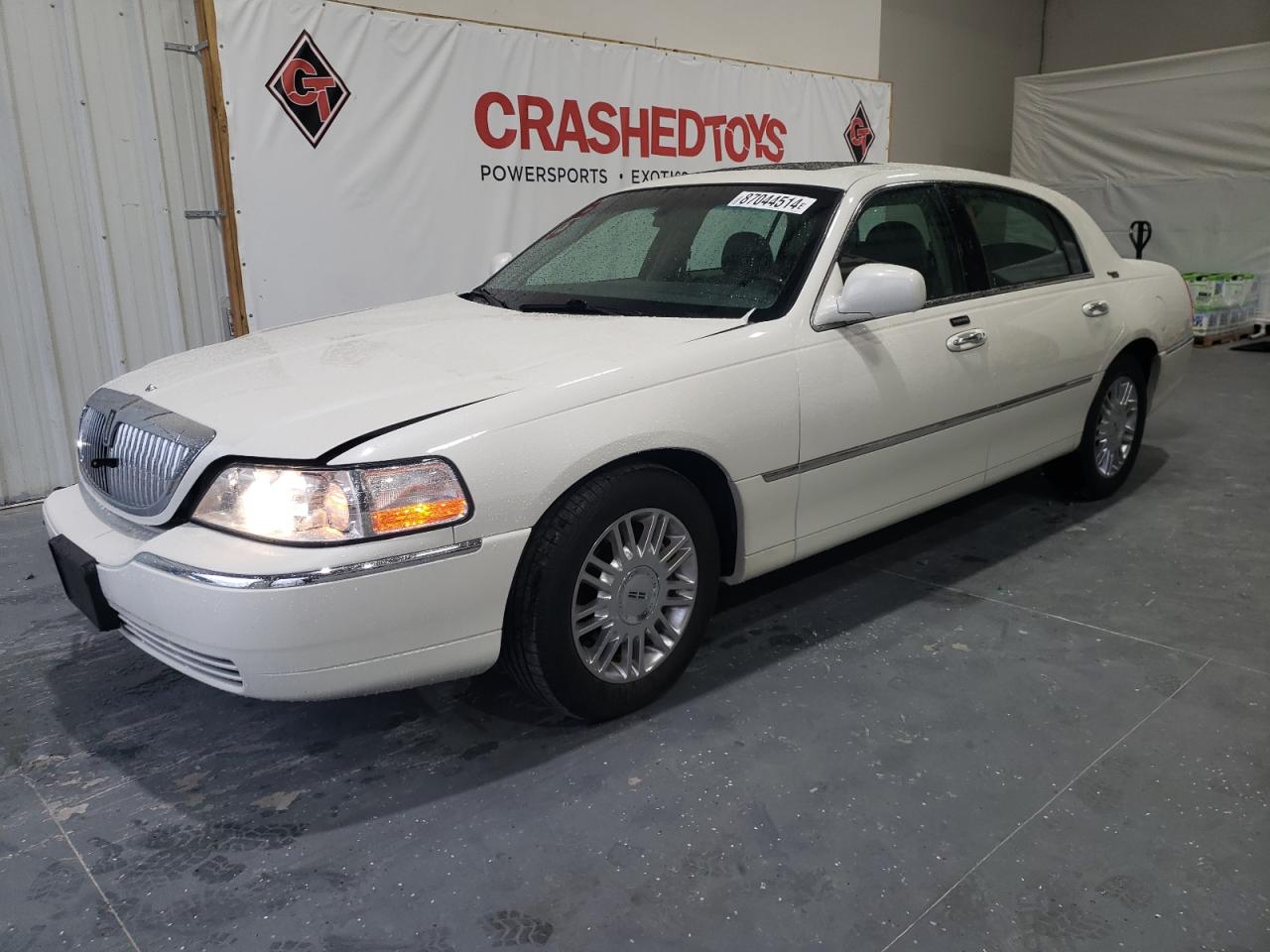 LINCOLN TOWN CAR S 2006
