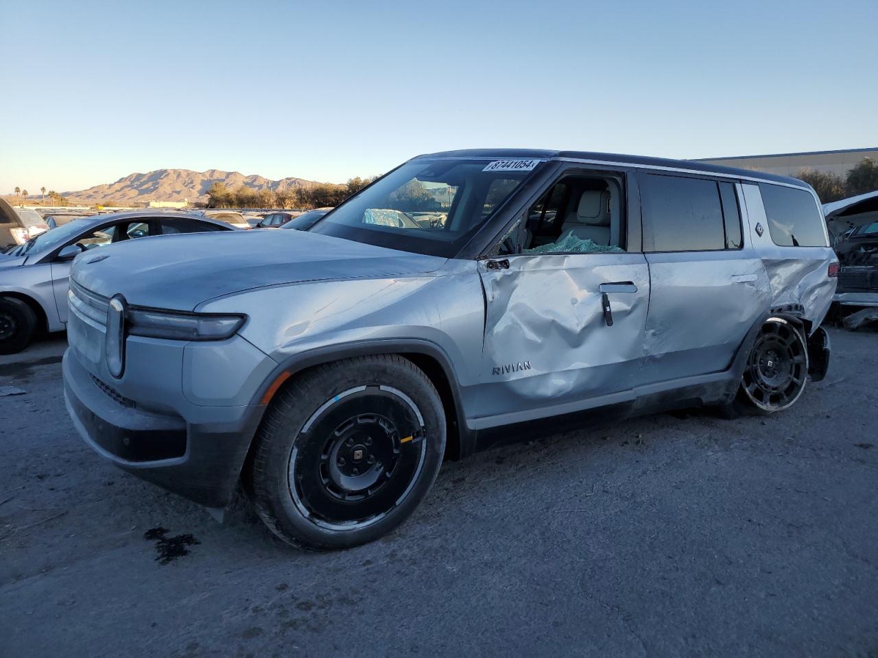 RIVIAN R1S ADVENT 2025