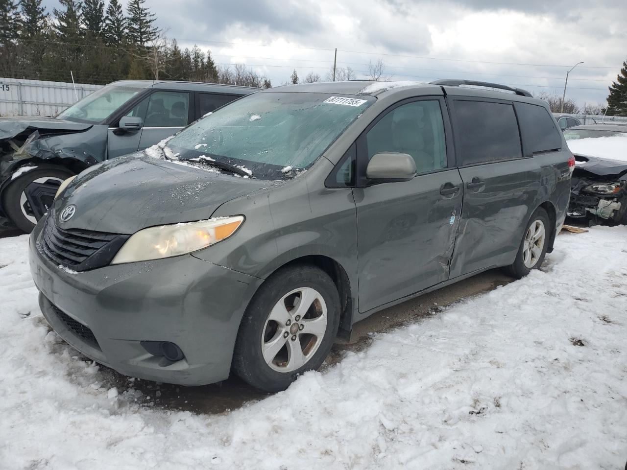 TOYOTA SIENNA 2012