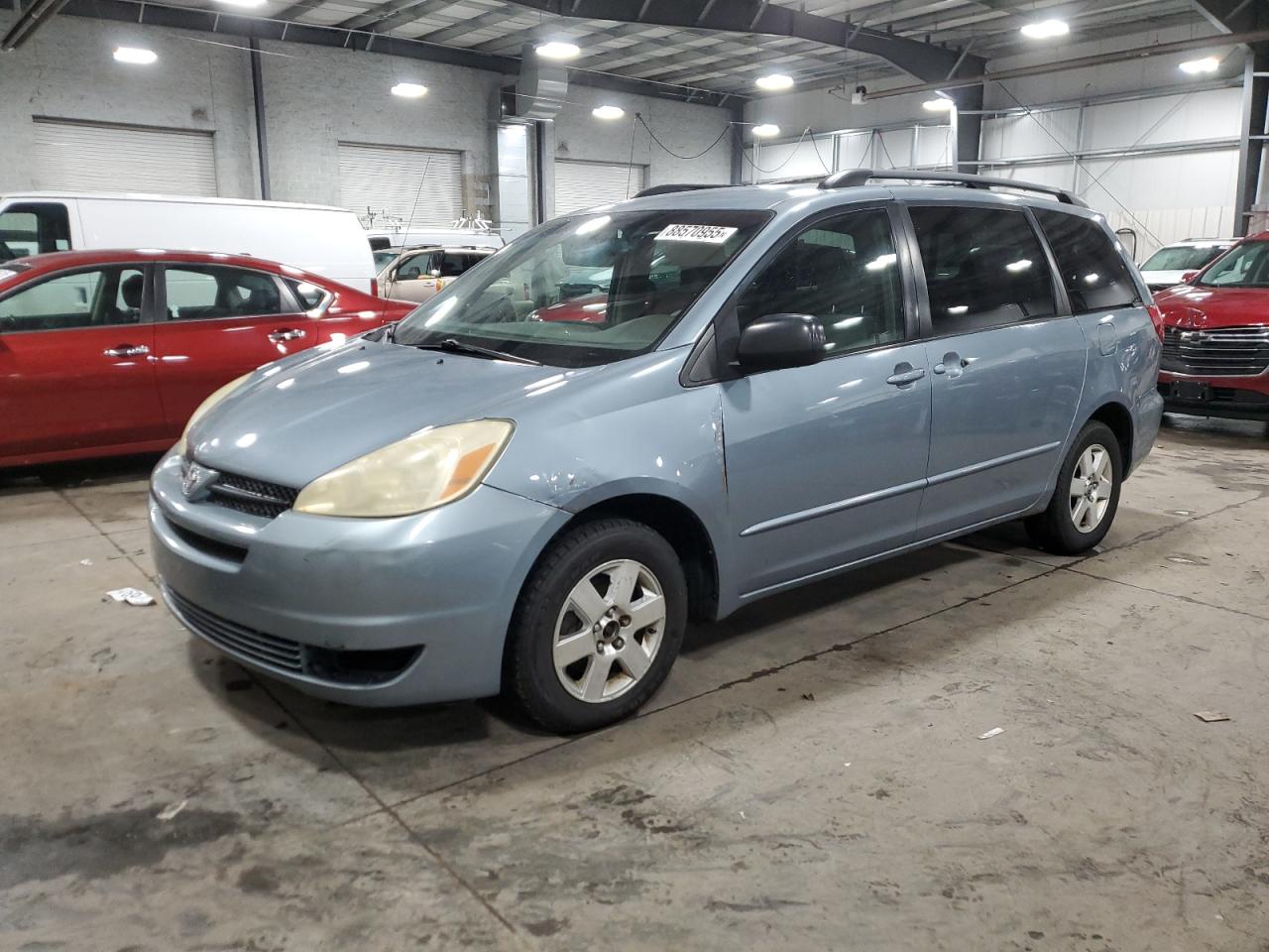 TOYOTA SIENNA CE 2004