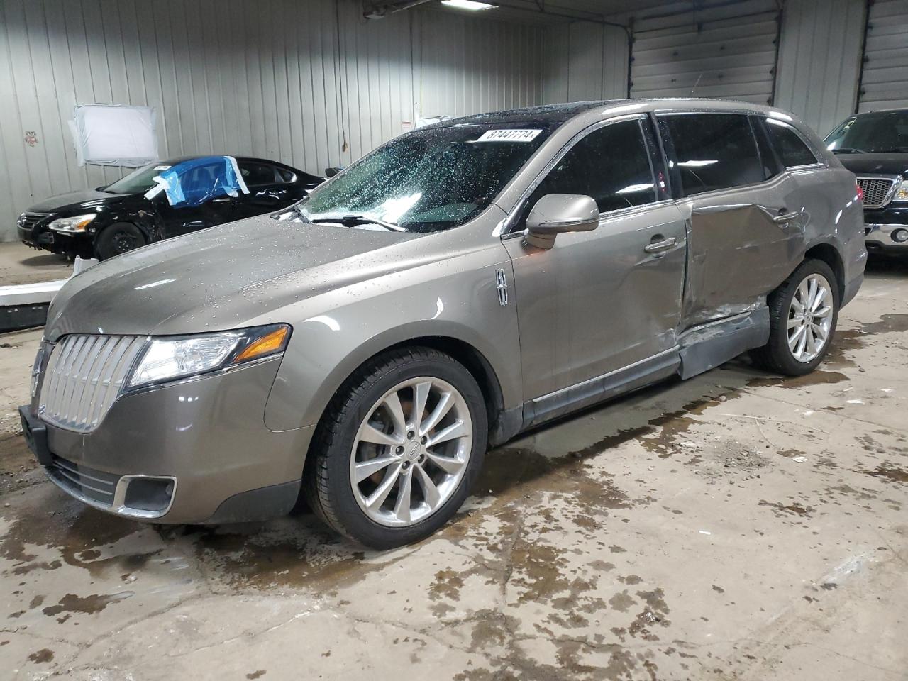 LINCOLN MKT 2012