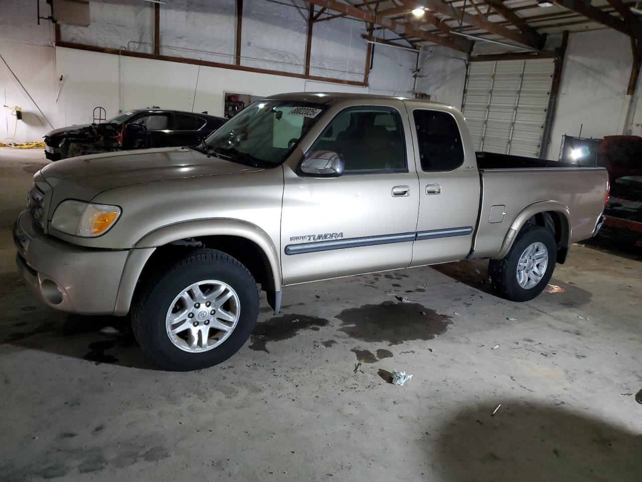 TOYOTA TUNDRA ACC 2005