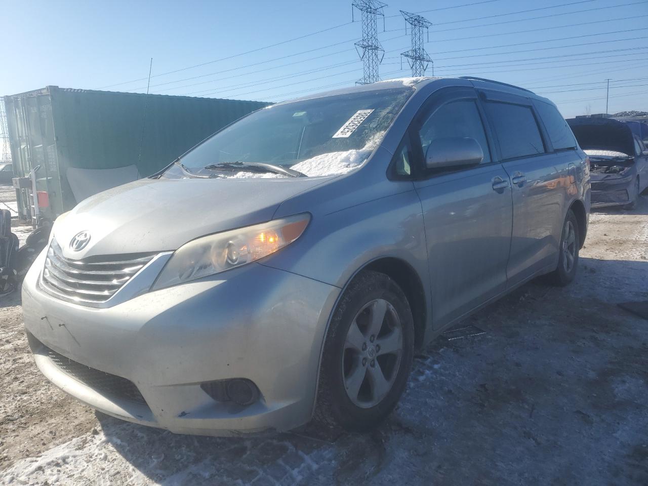 TOYOTA SIENNA LE 2011