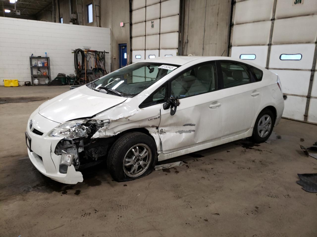 TOYOTA PRIUS 2011