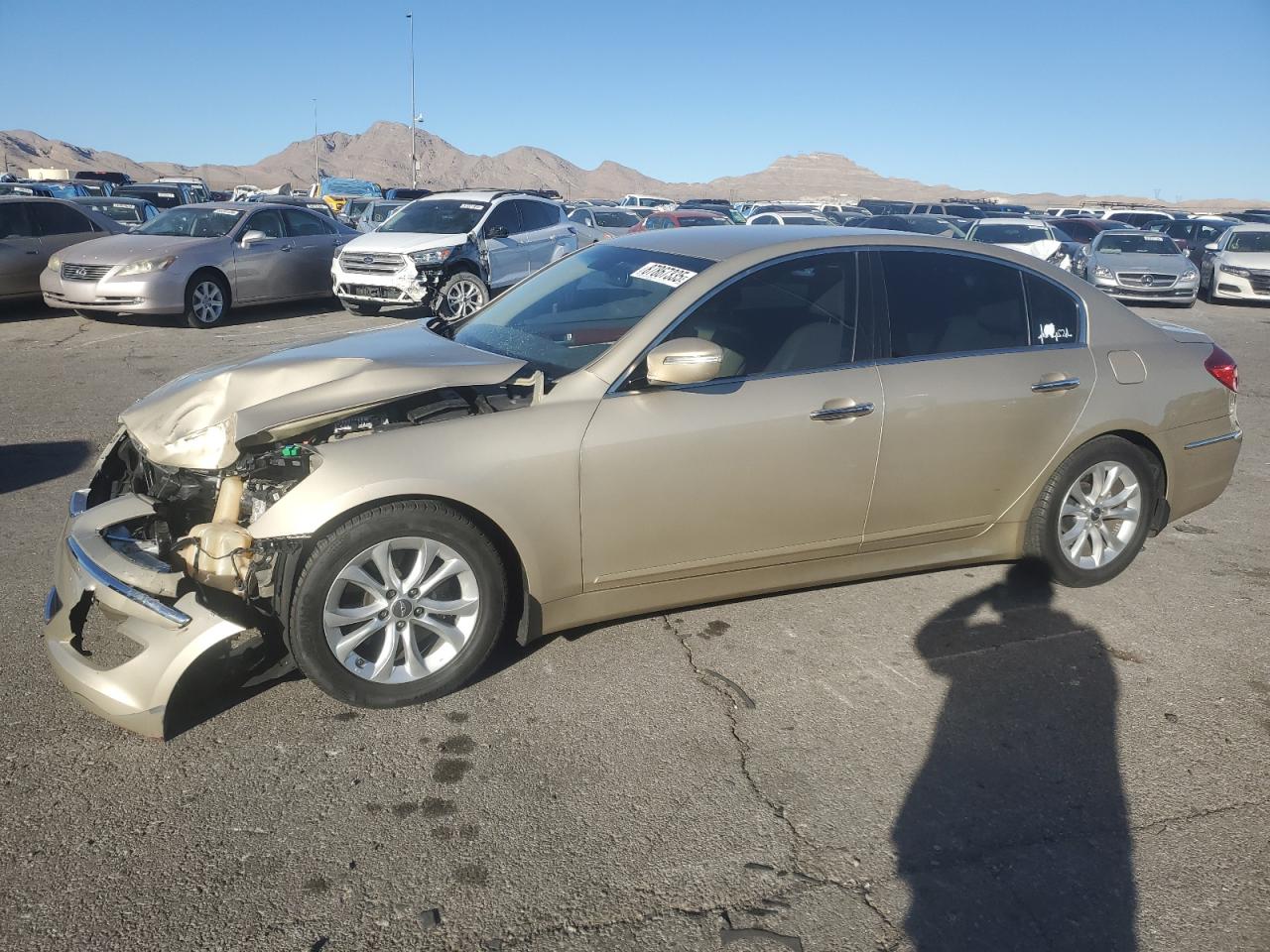 HYUNDAI GENESIS 3. 2012