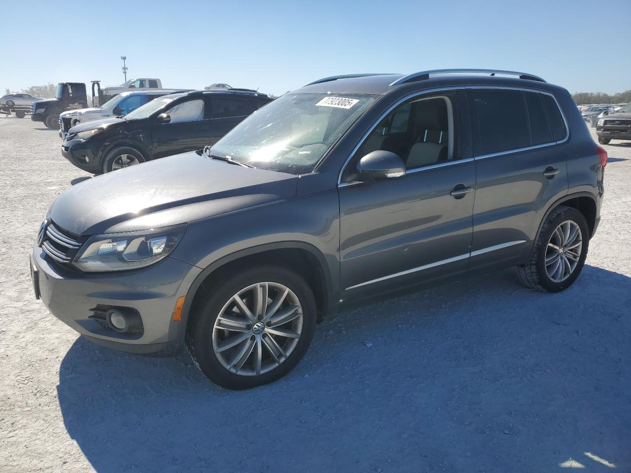 VOLKSWAGEN TIGUAN S 2016