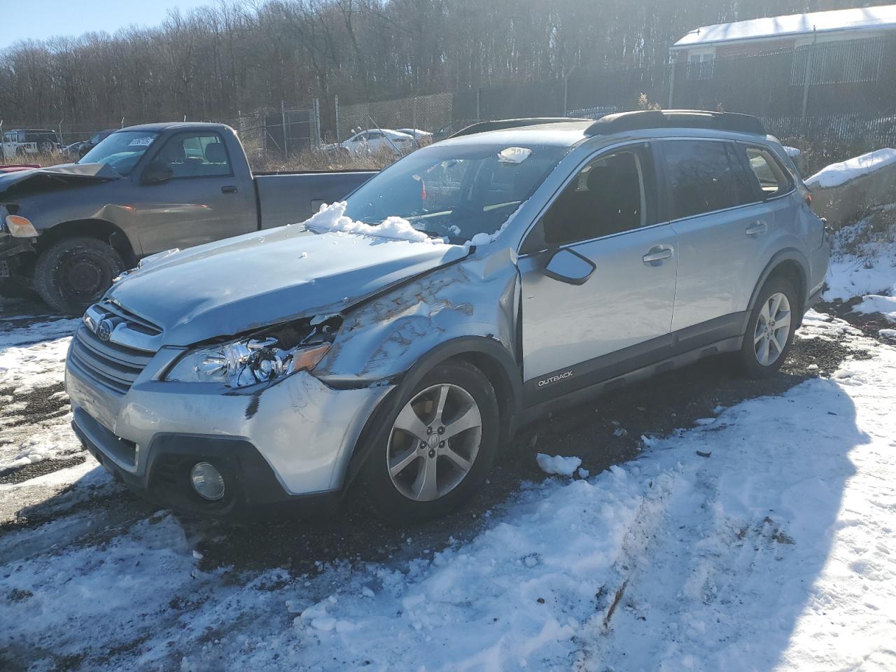 SUBARU OUTBACK 2. 2013