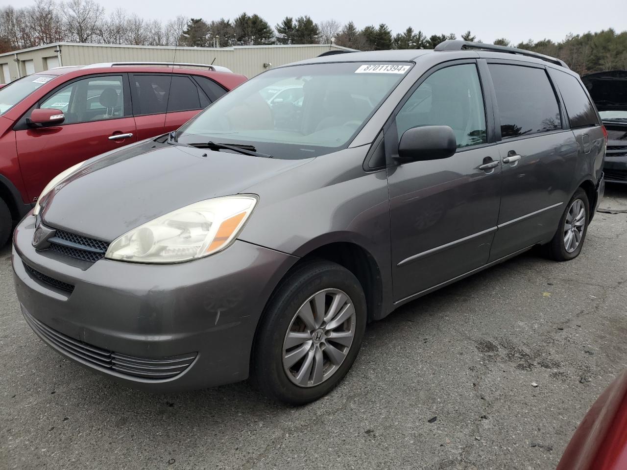 TOYOTA SIENNA CE 2005