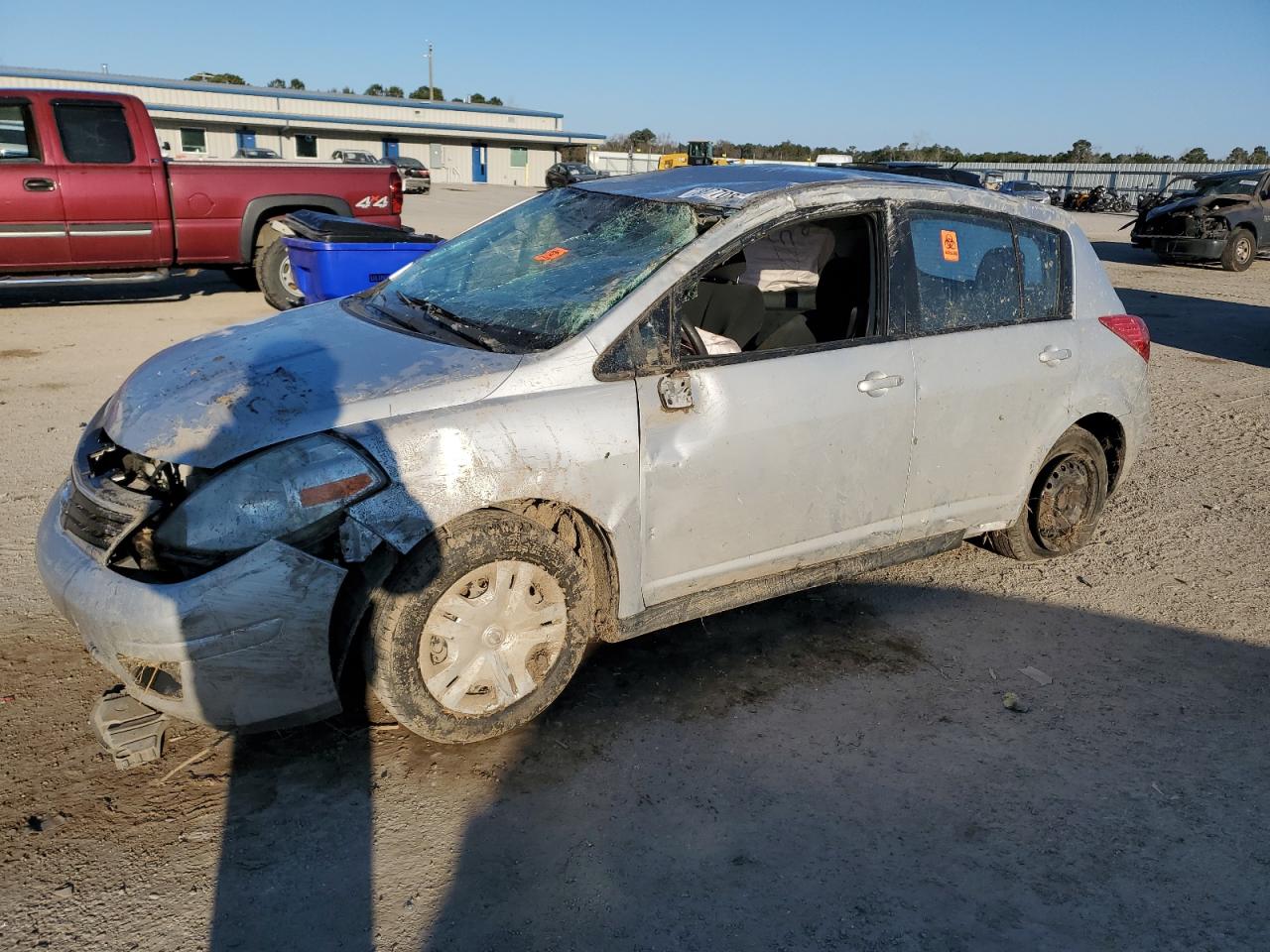 NISSAN VERSA S 2011