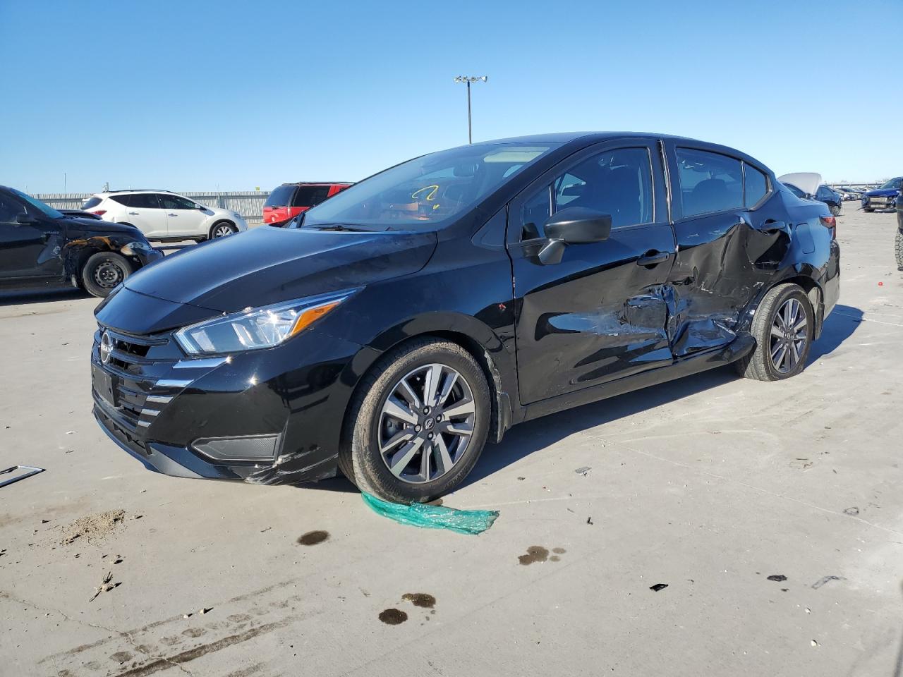 NISSAN VERSA 2024