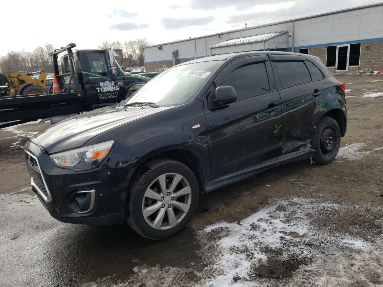 MITSUBISHI OUTLANDER 2015